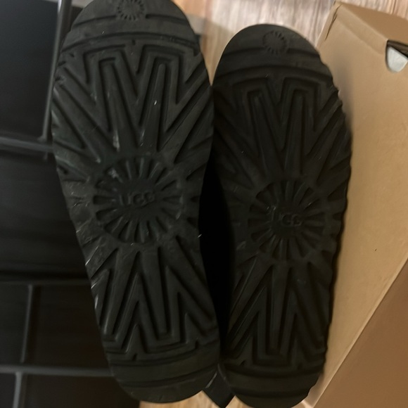 Ugg boots - Picture 4 of 4